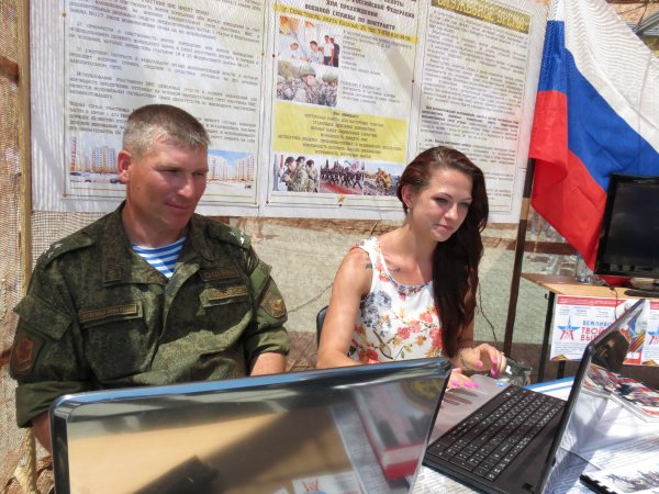 Акция "Служба по контракту - твой выбор!" в Севастополе Акция "Служба по контракту - твой выбор!" в Севастополе