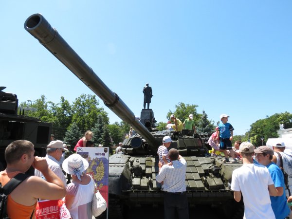Акция "Служба по контракту - твой выбор!" в Севастополе Акция "Служба по контракту - твой выбор!" в Севастополе