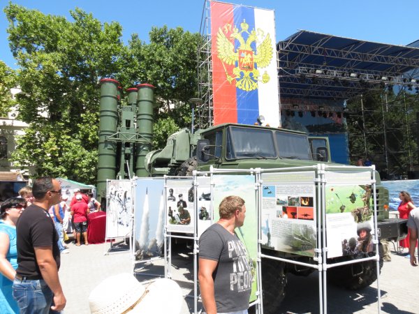 Акция "Служба по контракту - твой выбор!" в Севастополе Акция "Служба по контракту - твой выбор!" в Севастополе