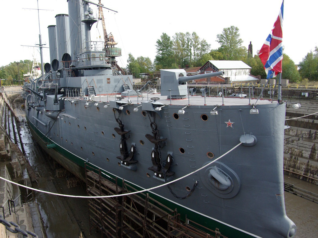 "Аврора" в доке