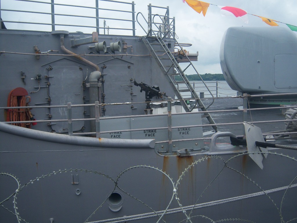   CG58 Philippine Sea   -  7,62-     