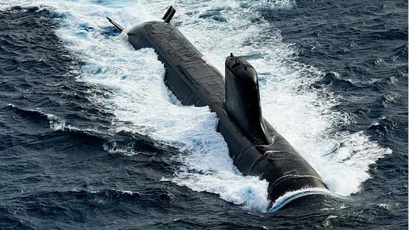 Французские ВМС усилились второй многоцелевой АПЛ класса Барракуда