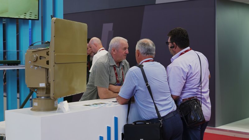 На стенде НПФ "Микран"