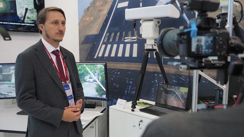 На стенде НПФ "Микран"