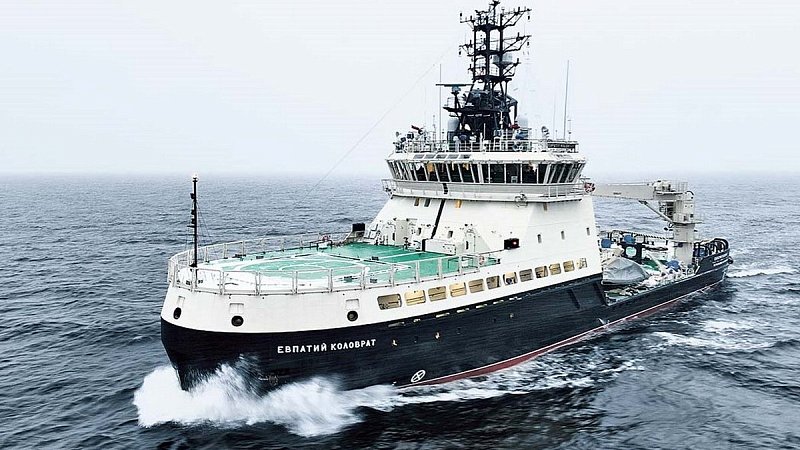 Ледокол Евпатий Коловрат передали военным