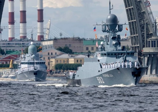 В Санкт-Петербурге прошел Главный военно-морской парад