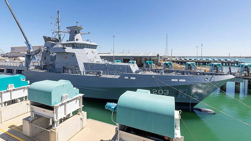 Австралийский проблемный патрульный корабль вышел на испытания с опозданием на два года