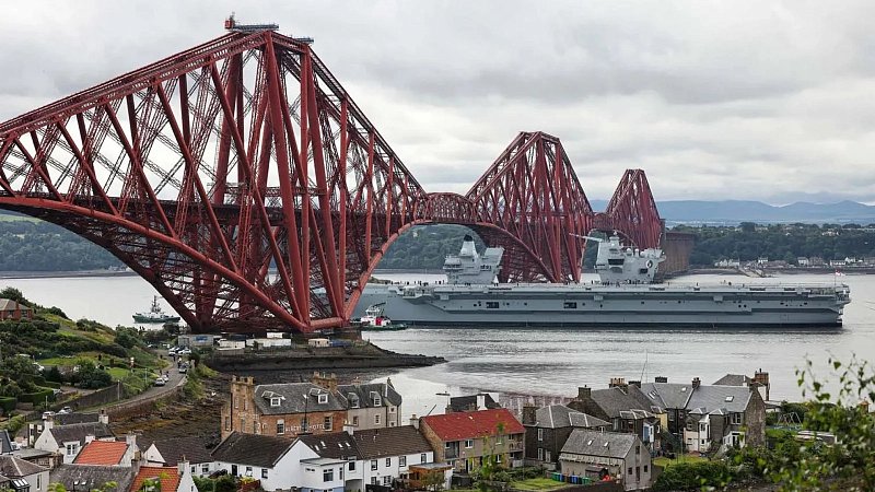 Британский флагман вернулся в строй после ремонта гребного вала