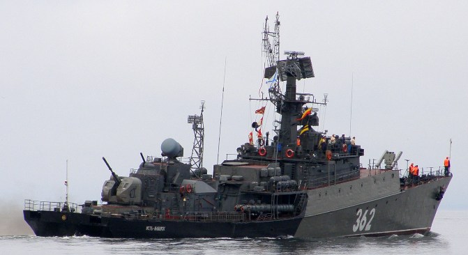 Усть-Илимск и МПК-107 провели торпедные стрельбы в Авачинском заливе