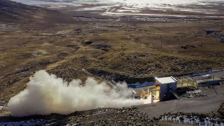 Northrop Grumman за год довела до испытаний новый твердотопливный ракетный двигатель