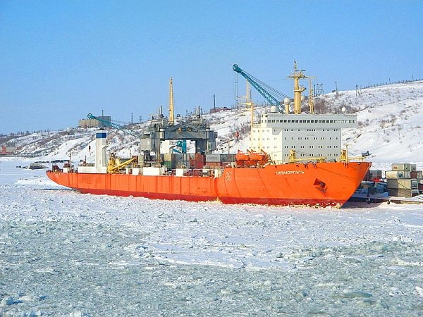 Атомный лихтеровоз "Севморпуть"