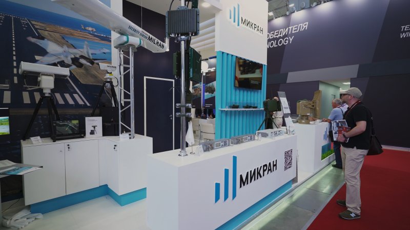 На стенде НПФ "Микран"