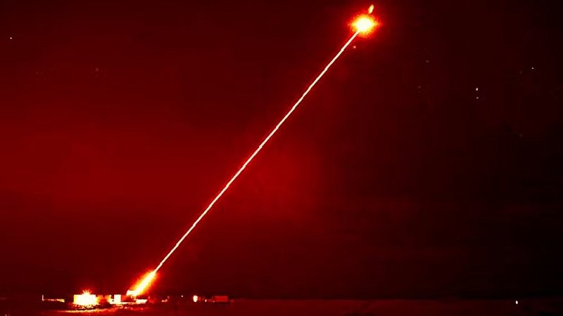 Италия вступила в лазерную гонку