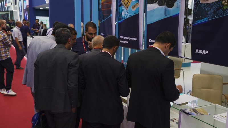 На стенде НПФ "Микран"