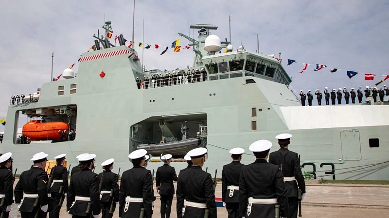 Состав канадского флота усилил четвертый патрульный ледокол