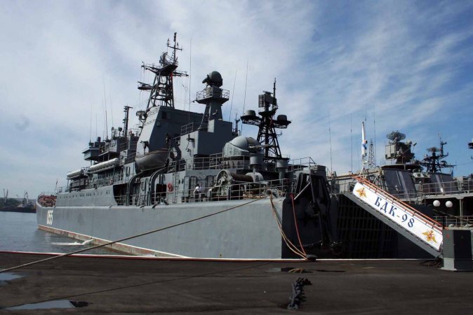 На Камчатке морпехи отработали высадку с БДК Адмирал Невельской