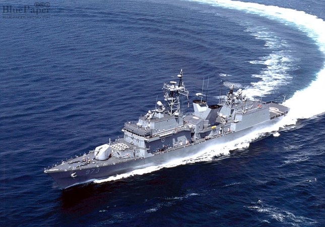 К югу от Корейского полуострова прошли трехсторонние противоракетные учения