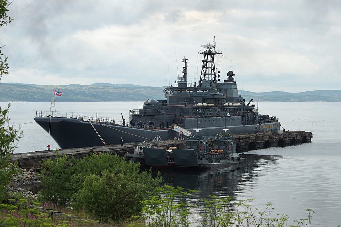 Большой десантный корабль проекта 775 "Оленегорский горняк" Большой десантный корабль проекта 775 "Оленегорский горняк"