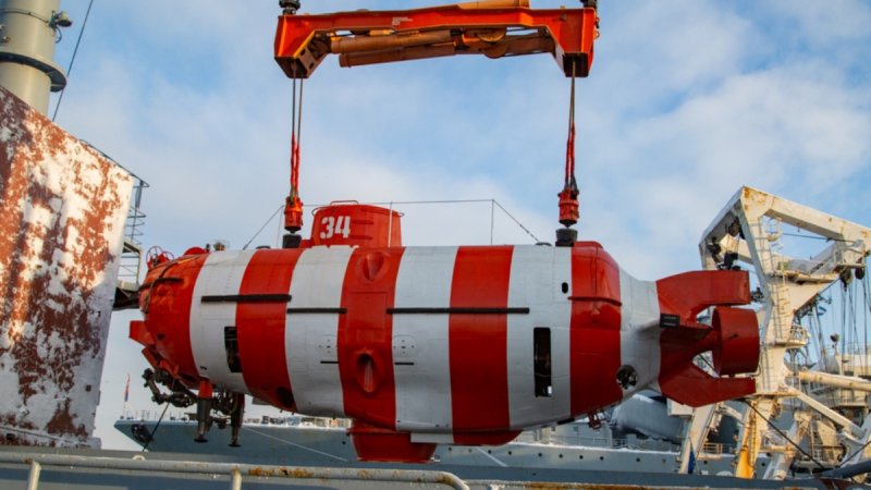 Спасательный аппарат АС-34 провел тренировку в Кольском заливе