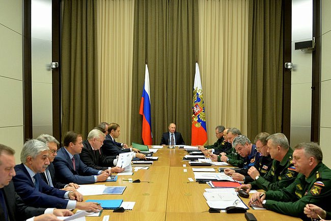 Владимир Путин проведет совещания с руководителями оборонки