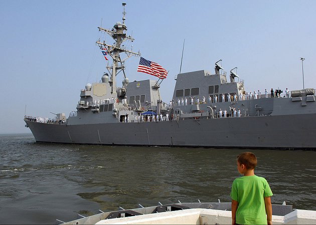 Ракетный эсминец "Джеймс Уильямс" (James E. Williams, класс "Арли Берк"), ВМС США