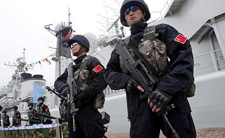 Пекин выставил заграждения у спорного острова в Южно-Китайском море