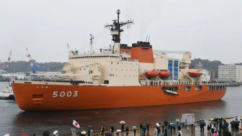 Японские ВМС отправили в Антарктику ледокол Сирасэ
