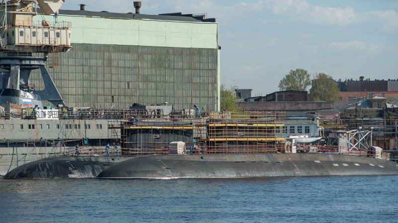 Подводные лодки проекта 636.3 "Краснодар" и "Великий Новгород" на "Адмиралтейских верфях" Подводные лодки проекта 636.3 "Краснодар" и "Великий Новгород" на "Адмиралтейских верфях"