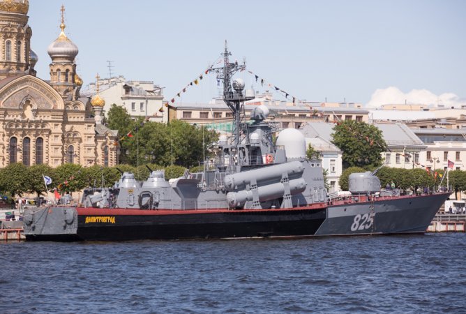 Большой ракетный катер проекта 12411 "Димитровград" Большой ракетный катер проекта 12411 "Димитровград"