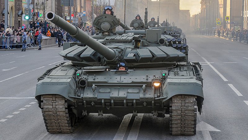 Военная техника продолжит в Москве подготовку к параду Победы