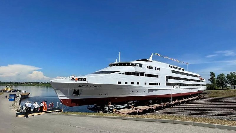 В Петербурге спустили на воду головной теплоход проекта А45-90.2