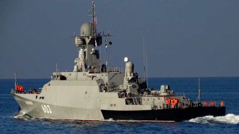 МРК Серпухов вернулся в Балтийск после ракетных стрельб в Белом море